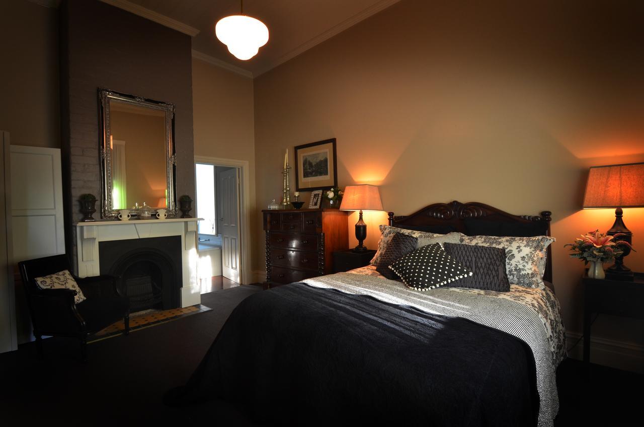 ベナラ Clement House Bed & Breakfast エクステリア 写真